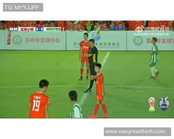 足球明星全家搬迁新居揭秘生活点滴与温馨瞬间分享